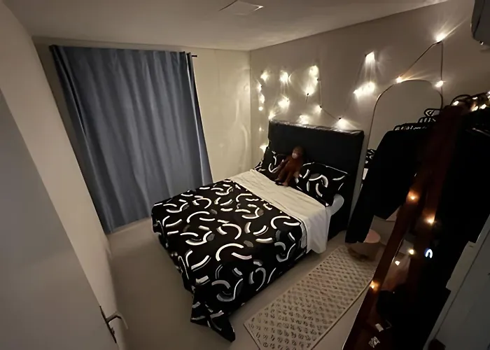 Flat 1 quarto | 4 hóspedes | Praia + Wi-Fi | MCMY